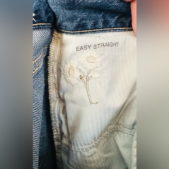 7 For All Mankind Easy Straight Leg Jeans with Floral Embroidered Detailing - Picture 6 of 9